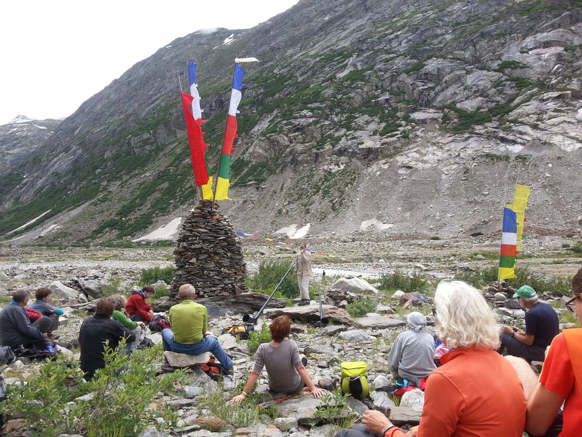 Priska Walss spielt am 'Gletscherwyb' (Bild: Peter Anderegg)